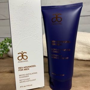 Arbonne RE9 men’s exfoliating cleanser